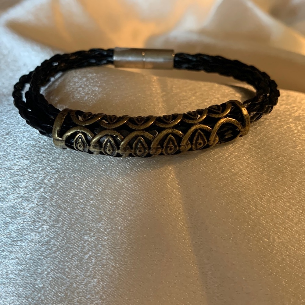 Magnetic bracelet